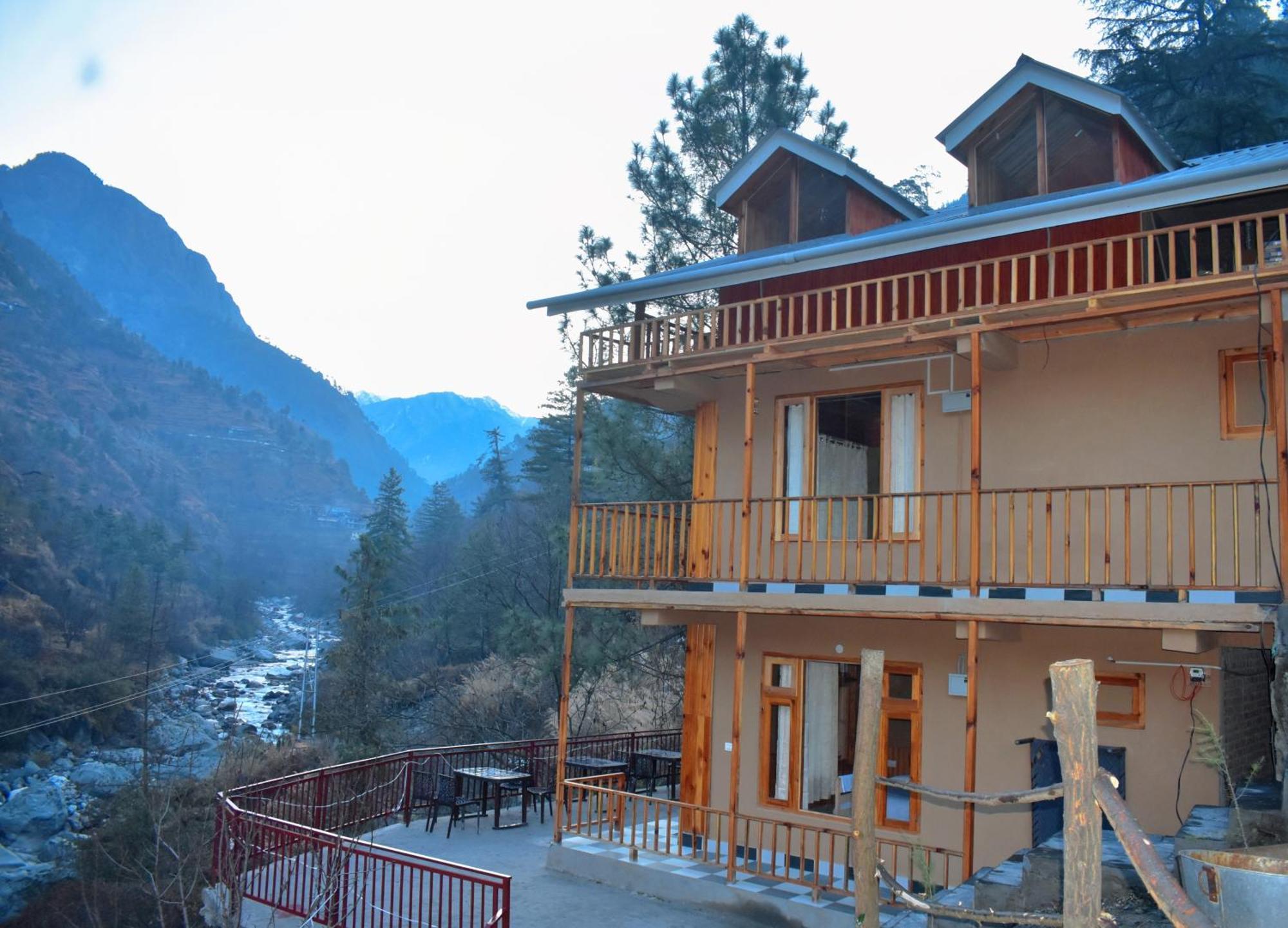 The Fiza Retreat Tirthan Banjār Zewnętrze zdjęcie